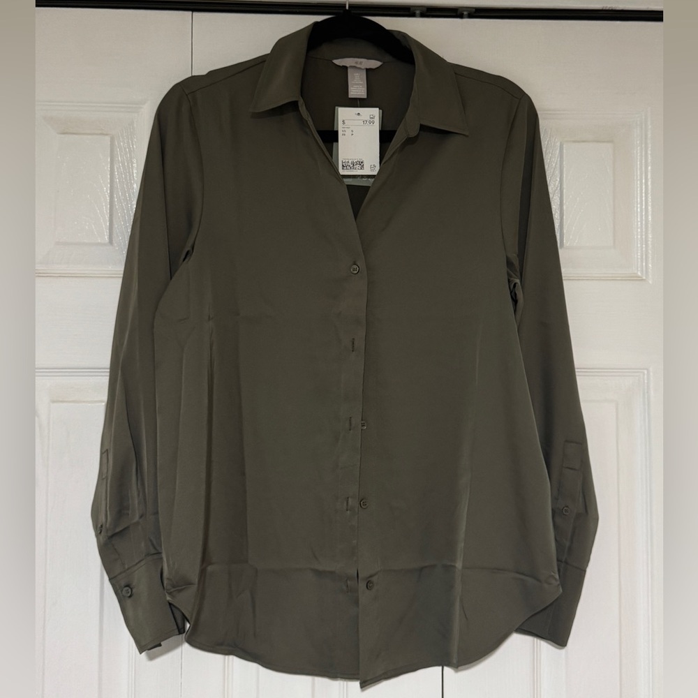 NWT H&M Silky Button Down